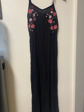 Kelly Renée Embroidered Black Maxi Dress – Size S